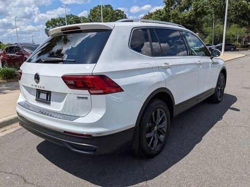 Used 2022 Volkswagen Tiguan SE AWD/4WD image 10