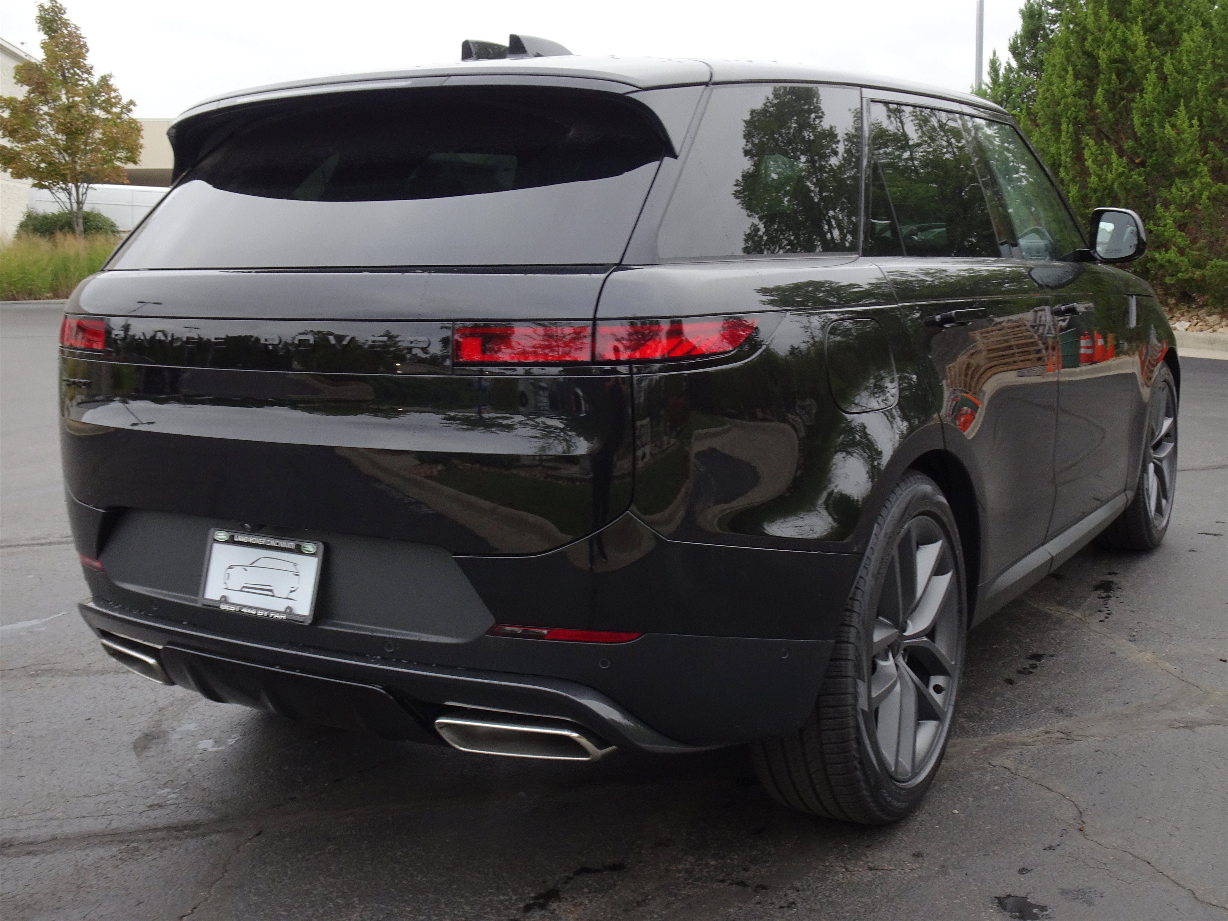 New 2027 Land Rover Range Rover Sport SE AWD/4WD image 6