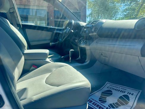 Used 2007 Toyota RAV4 Limited image 9