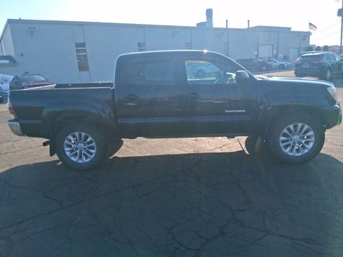 Used 2013 Toyota Tacoma 4x4 Double Cab w/ SR5 Pkg image 4