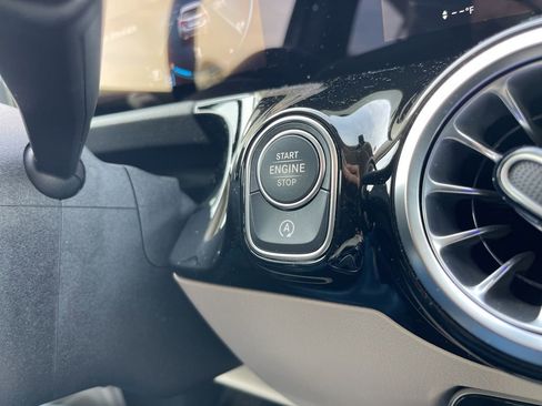 Used 2023 Mercedes-Benz GLA 250 4MATIC image 14