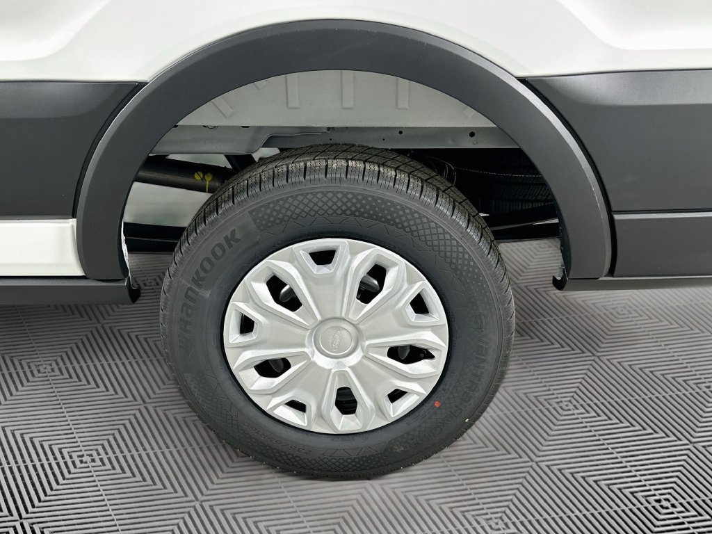 New 2027 Ford Transit 250 148 Medium Roof RWD image 17