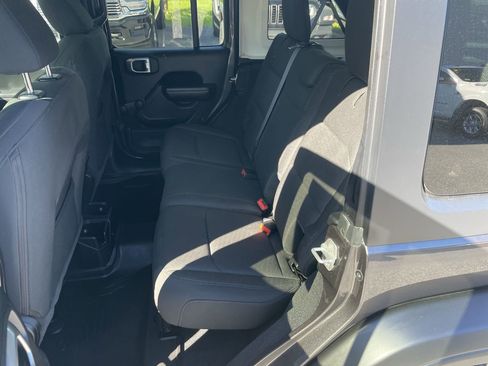 Used 2020 Jeep Wrangler Unlimited Sport AWD/4WD image 37