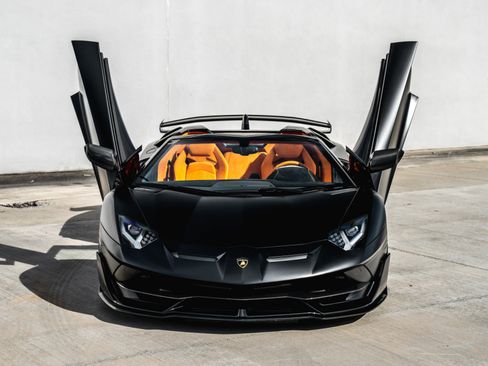 Used 2020 Lamborghini Aventador SVJ AWD/4WD image 35