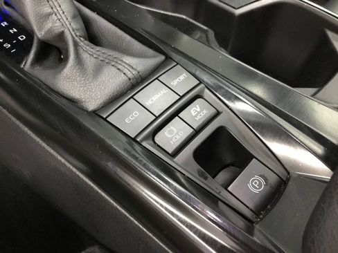 Used 2025 Toyota Camry SE FWD image 26