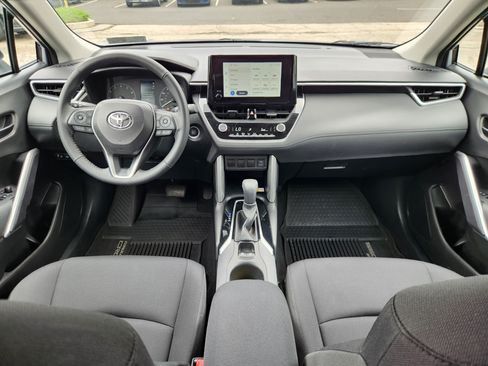 Used 2023 Toyota Corolla Cross LE w/ Moonroof Package AWD/4WD image 8