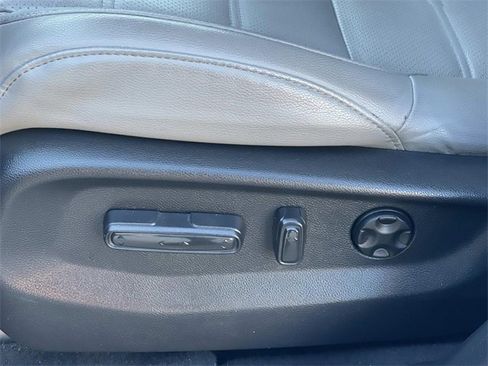 Used 2018 Honda CR-V Touring image 19