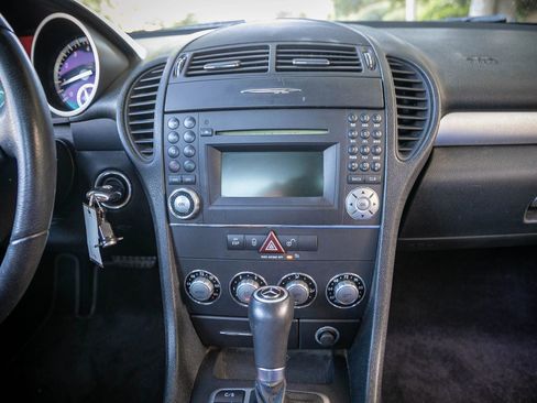 Used 2009 Mercedes-Benz SLK 300 image 22