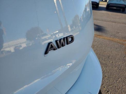 Used 2024 Nissan Rogue S image 27