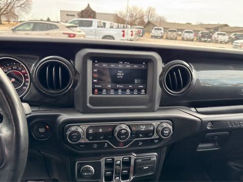 Used 2020 Jeep Wrangler Unlimited Sport image 13