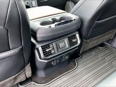 Used 2022 Ford F150 Lariat image 11