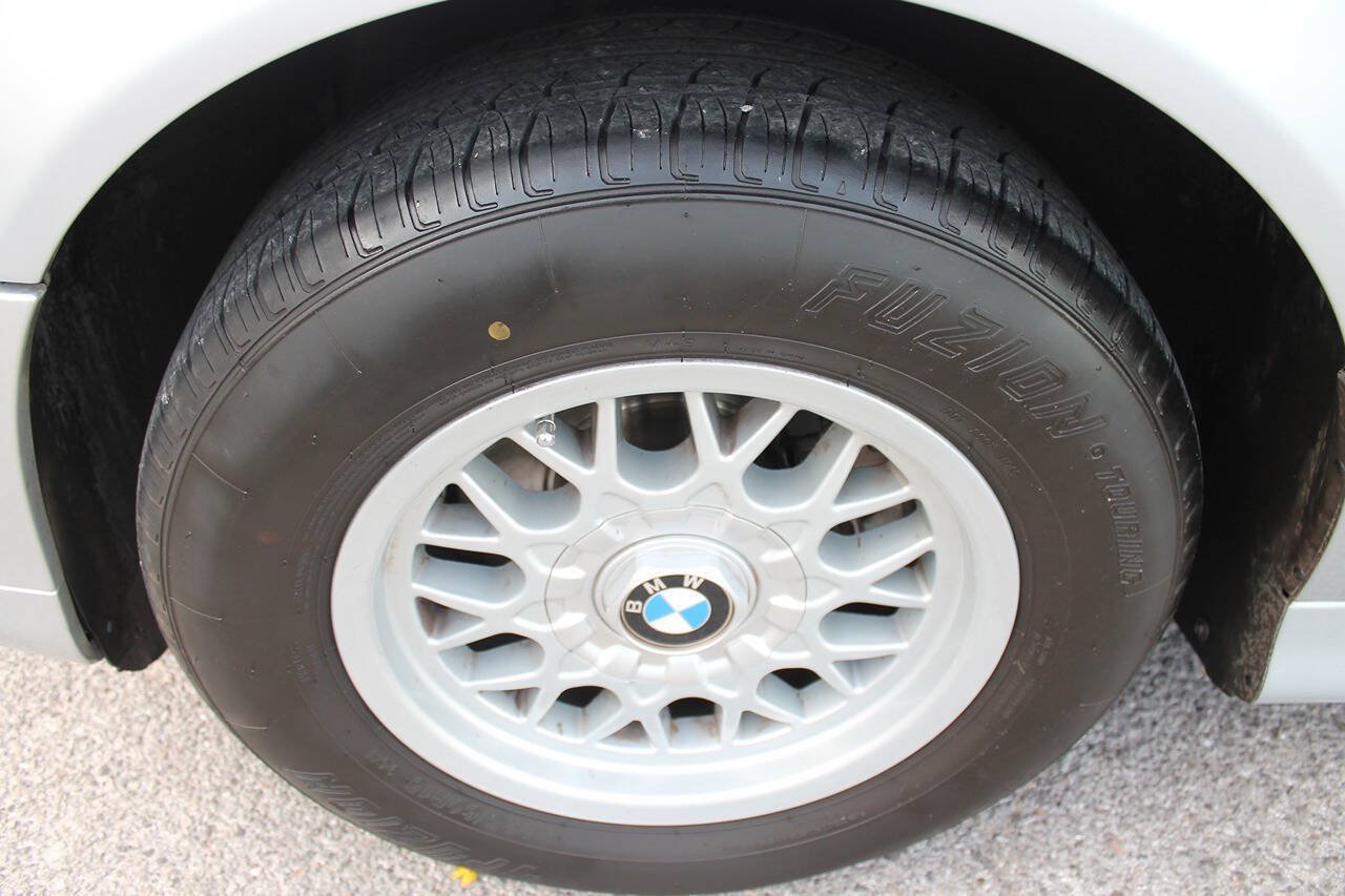 Used 1997 BMW 528i Sedan RWD image 12