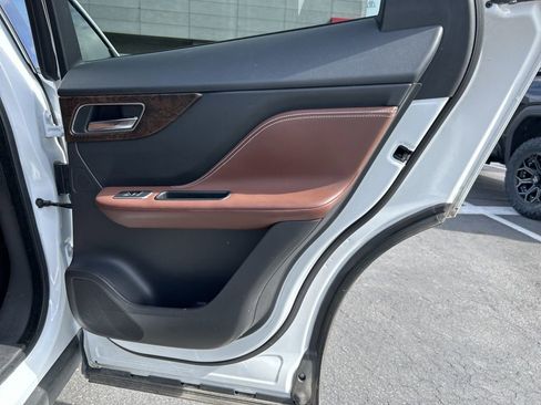 Used 2017 Jaguar F-PACE S AWD/4WD image 16