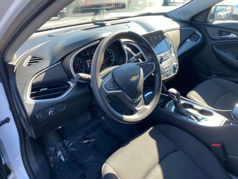 Used 2024 Chevrolet Malibu LT image 35