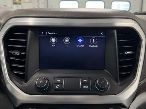 Used 2023 GMC Acadia SLE image 31