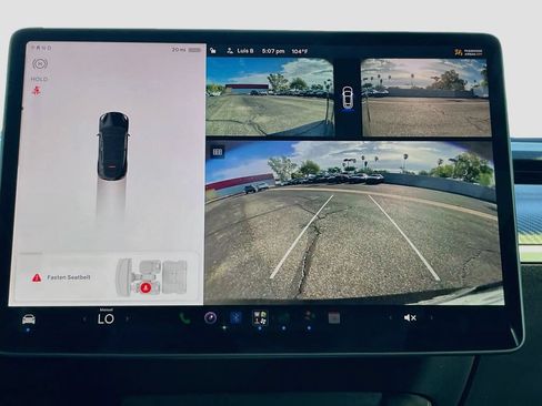 Used 2024 Tesla Model Y 2WD image 13