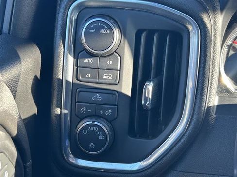 Used 2022 Chevrolet Silverado 1500 LT image 16