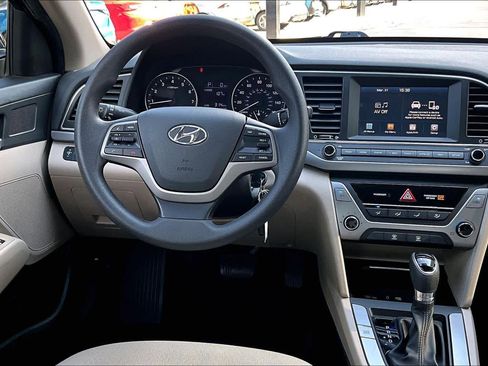 Used 2017 Hyundai Elantra SE image 6