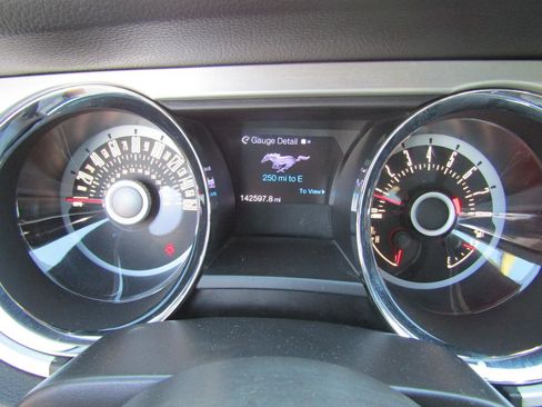 Used 2013 Ford Mustang Premium image 14