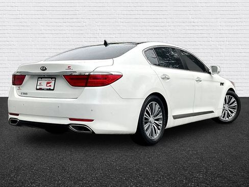 Used 2017 Kia K900 Luxury w/ VIP Package RWD image 5