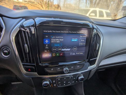 Used 2020 Chevrolet Traverse LT w/ LT Premium Package AWD/4WD image 21