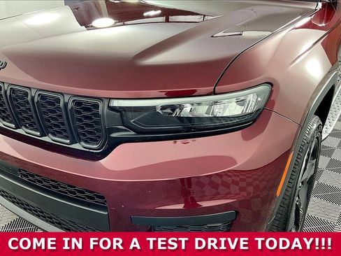 Used 2024 Jeep Grand Cherokee L Altitude image 31