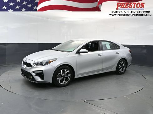 Used 2020 Kia Forte LXS FWD image 1