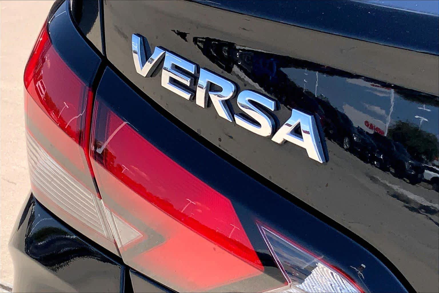 Used 2025 Nissan Versa SV FWD image 10