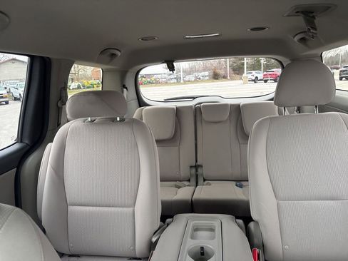 Used 2021 Kia Sedona LX image 52