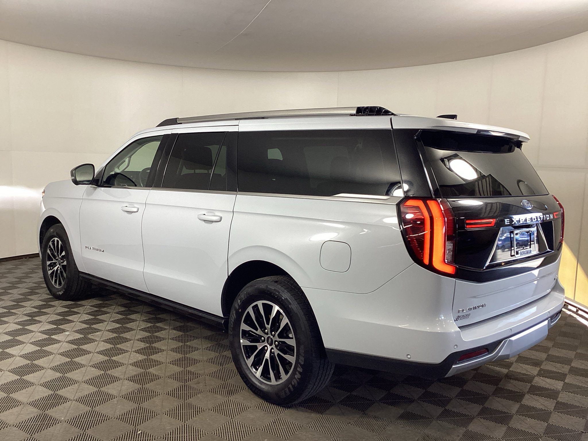 Certified 2025 Ford Expedition Max Platinum AWD/4WD image 4