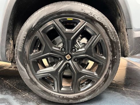 Used 2024 Rivian R1S Adventure AWD/4WD image 29