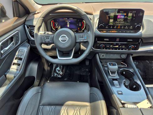 Used 2021 Nissan Rogue Platinum FWD image 14