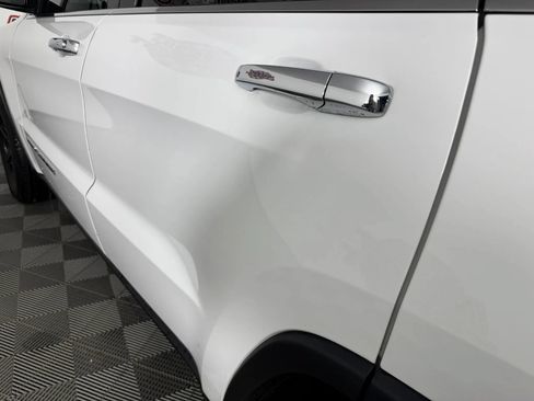Used 2019 Jeep Grand Cherokee Limited w/ Luxury Group II AWD/4WD image 29