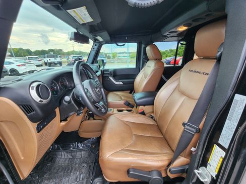 Used 2017 Jeep Wrangler Unlimited Rubicon w/ Cold Weather Group image 19