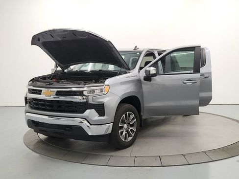 Used 2025 Chevrolet Silverado 1500 LT AWD/4WD image 12