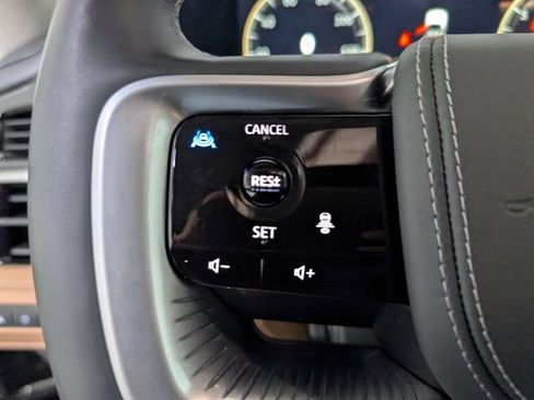 Used 2025 INFINITI QX80 Sensory AWD/4WD image 22