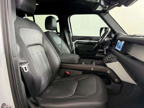 Used 2021 Land Rover Defender 110 X-Dynamic SE AWD/4WD image 23
