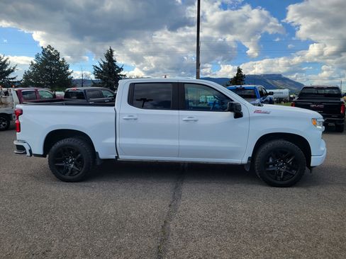 Used 2022 Chevrolet Silverado 1500 RST w/ Z71 Off-Road Package AWD/4WD image 2
