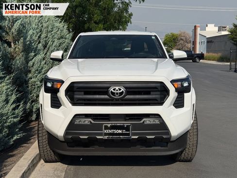 Used 2025 Toyota Tacoma SR5 AWD/4WD image 3