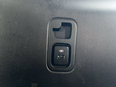 Used 2023 Chevrolet Traverse RS image 28