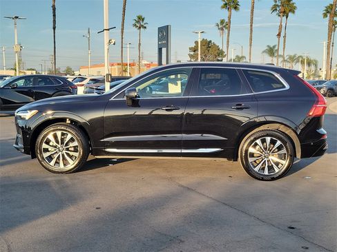 Used 2023 Volvo XC60 B5 Plus image 27