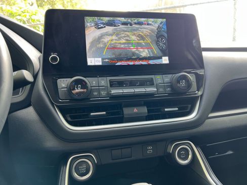 Used 2025 Toyota Grand Highlander FWD image 17