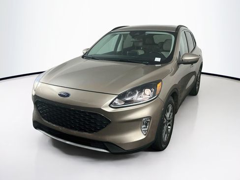 Used 2021 Ford Escape SEL w/ Technology Package FWD image 3