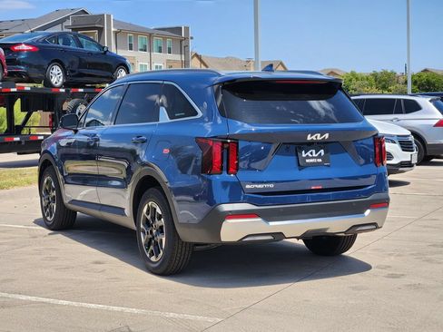 New 2026 Kia Sorento S w/ S Panoramic Sunroof Package FWD image 4