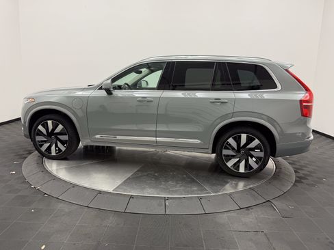 Certified 2024 Volvo XC90 T8 Plus AWD/4WD image 4