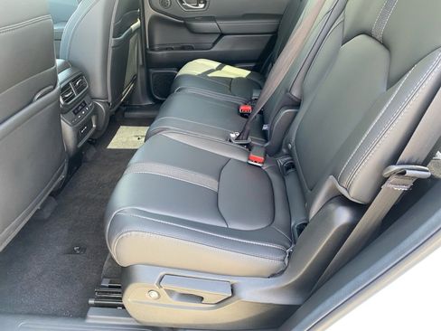 Certified 2025 Honda Pilot Touring image 16