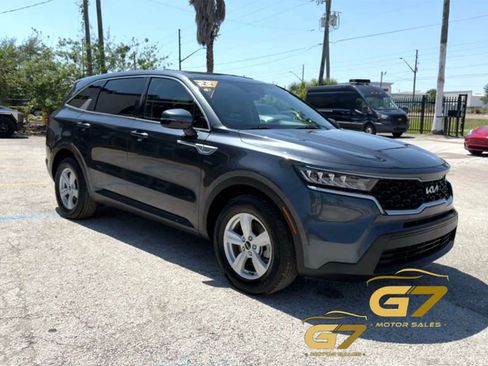 Used 2022 Kia Sorento LX FWD image 3