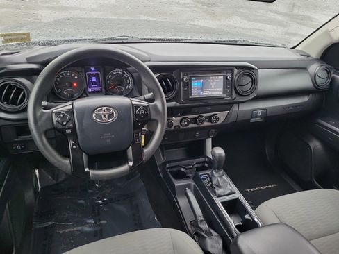 Used 2018 Toyota Tacoma SR w/ SR Convenience Package image 18
