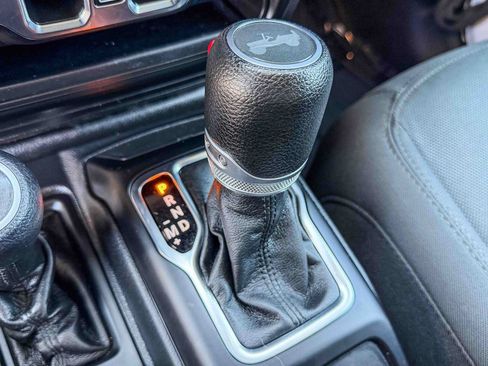Used 2022 Jeep Wrangler Unlimited Sport AWD/4WD image 18