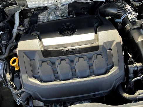 Used 2019 Volkswagen Tiguan SEL FWD image 33